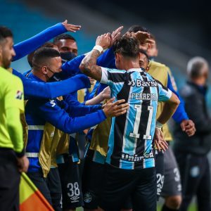 Grêmio vence o Lanús, é líder isolado do Grupo H e segue 100% na competição