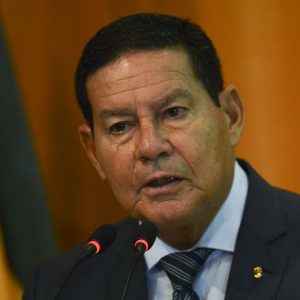 Mourão: Brasil caminha para independência na produção de vacinas