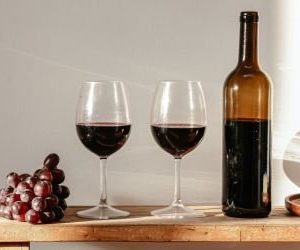 8 benefícios do vinho para a saúde