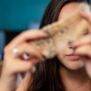 Inovação brasileira para reduzir pobreza menstrual é premiada na Europa