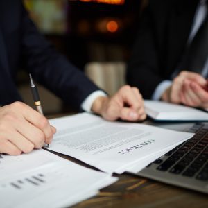 Startup aposta em marketing jurídico para advogados brasileiros e portugueses