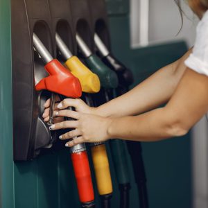 Governo empreende medidas para conter preço dos combustíveis
