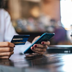M-commerce: Compras feitas pelo celular crescem no Brasil