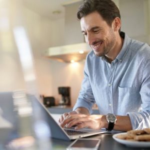 Empresas aderem plataforma de videoconferência para viabilizar trabalho híbrido