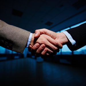 Thiaguinho e Marcus Buaiz são os novos sócios investidores da insurtech Azos