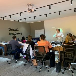 Prótese dentária: procedimento é opção para profissionais de odontologia