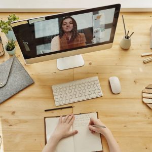 Como escolher a escola online certa para você!