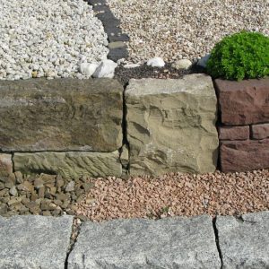 Canteiros de jardim com pedras: como montar gastando pouco?