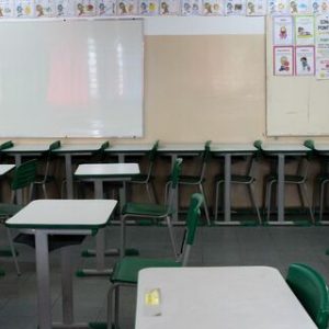 Ministro da educação anuncia reajuste de 14,95% no salário dos professores