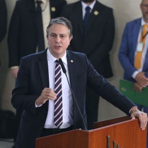 MEC retomará 4 mil obras em universidades e institutos federais