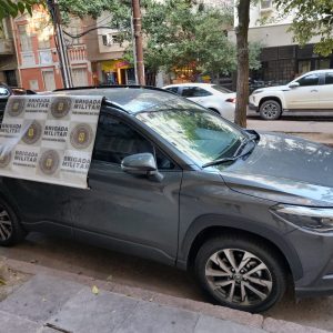 Brigada Militar prende homem por roubo de veículo e porte ilegal de arma de fogo