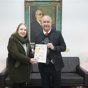 Presidente da Assembleia recebe dossiê do CPERS sobre situação das escolas