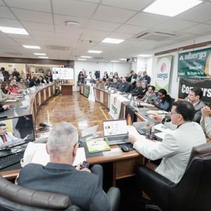 Audiência celebra os 24 anos da UERGS e leva ao Piratini pedido de 0,5% do orçamento para 2026