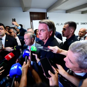 Bolsonaro preso: como reagiram bolsonaristas e lideranças da esquerda à decisão de Moraes