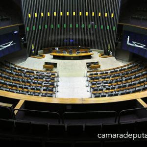 Comissões aprovam R$ 7,6 bi em emendas sem transparência em votação relâmpago