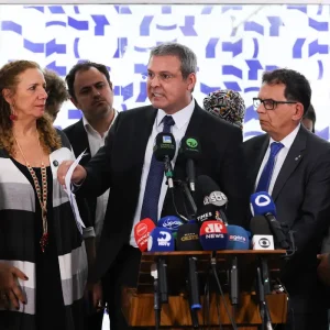 Operação policial no Rio tem críticas e defesas de deputados federais
