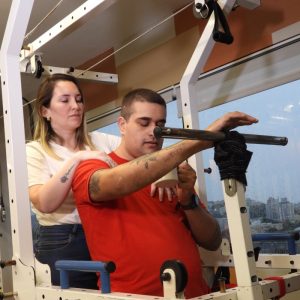 Paciente do HBM Porto Alegre recebe primeira aplicação de Polilaminina no RS