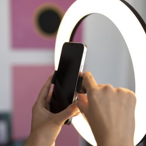 TikTok se manifesta sobre vídeos que simulam agressões a mulheres; PF investiga