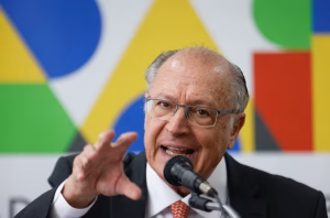 Agrishow: Alckmin anuncia programa de R$ 10 bi para financiar máquinas agrícolas; setor critica