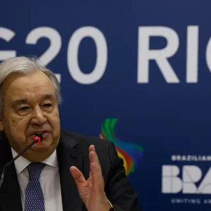 Guterres se mostra “profundamente alarmado” com a intensificação dos bombardeios de Israel contra o Líbano