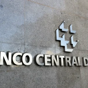 Banco Central e Receita Federal são autorizados a realizar concursos