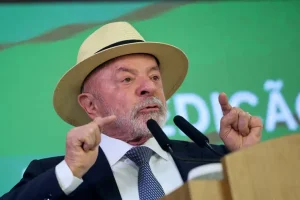 Quaest: Lula lidera entre independentes no 1º turno, mas empata numericamente com Flávio no 2º
