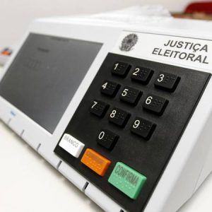 Datafolha: No 1º turno, Lula oscila de 35% a 36% na espontânea e Flávio vai de 26% a 27%