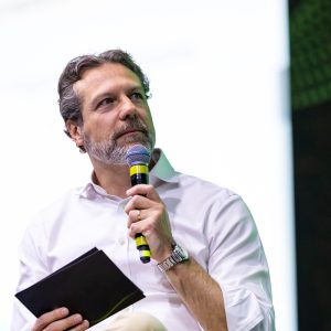 Falconi investe R$ 100 milhões em IA e tecnologia