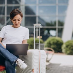 IA amplia escala no seguro viagem sem substituir humanos