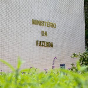 Fazenda: projeção de alta do PIB de 2026 cai de 2,3% para 2,0%