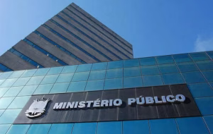 Professor é denunciado por estupro de sete alunas
