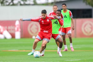 Preparação para o duelo com o Corinthians