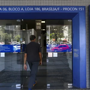 Caixa diz que retomará funcionamento das agências bancárias nesta quarta-feira, após fim de greve