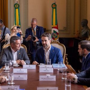 Eduardo Leite recebe Luciano Zucco para iniciar transição de governo