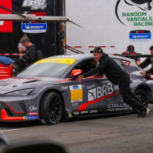 Stallion planeja competir com quatro carros em 2027