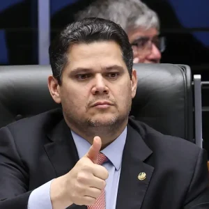 Tereza Cristina sobre reunião com Alcolumbre para adiar PEC 6×1: Não decidimos nada