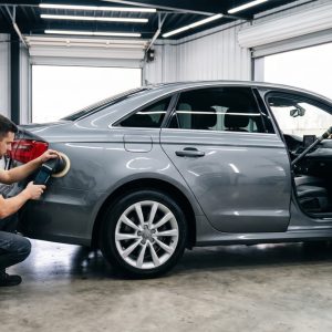 Estética Automotiva Antes de Vender o Carro: Quanto Isso Realmente Melhora a Valorização do Veículo?