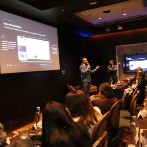 ATIVUA lança 1º app de gestão e negócio de tecnologia médica