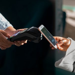Pix e parcelamento influenciam compras fora do Brasil