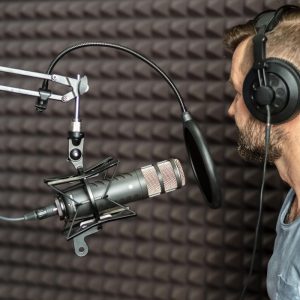 Como a dublagem nasce e amplia o acesso ao audiovisual