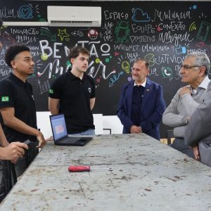 Etecs de São Paulo superam média da OCDE no Pisa 2025