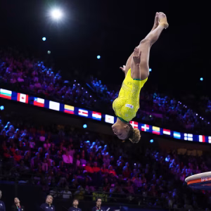 Rebeca se classifica para a final do salto e Brasil disputa 5 medalhas no Mundial de Ginástica