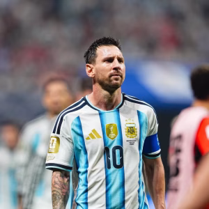 Despedida de Messi tem ingressos de até R$ 1,6 mil esgotados em apenas 90 minutos