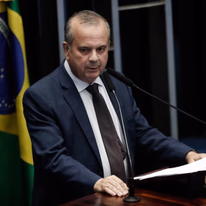 Marinho diz que adversários e Centrão serão ‘bem-vindos’ à campanha de Flávio Bolsonaro