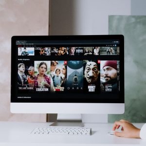 Os Melhores Filmes para Assistir Sozinho ou Acompanhado Este Mês