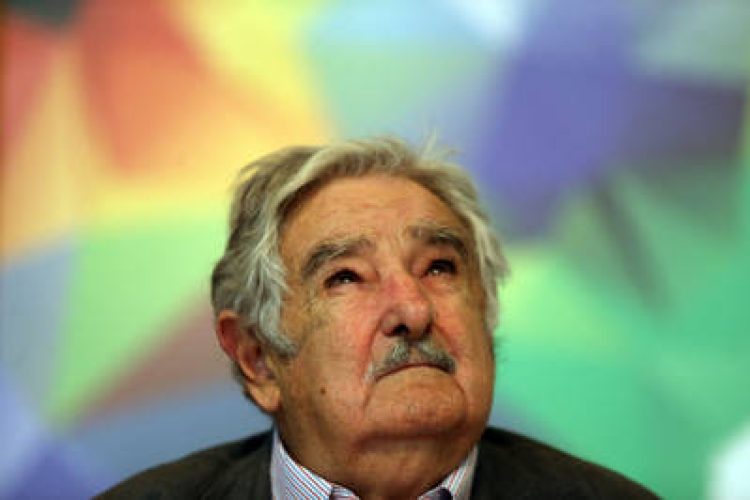RJ - PEPE MUJICA/MORTE/ARQUIVO - INTERNACIONAL - Foto de arquivo de 27/08/2015 do ex-  presidente do Uruguai, José Alberto   Mujica Cordano (conhecido como Pepe   Mujica), durante seminário promovido   pela Federação de Câmaras de Comércio e   Indústria da América do Sul   (Federasur), no auditório da Associação   Brasileira de Imprensa (ABI), no centro   da cidade do Rio de Janeiro. Ele   recebeu o prêmio Personalidade Sur   2015. Pepe Mujica morreu nesta terça-  feira, 13 de maio de 2025, aos 89 anos.   Ele estava sob cuidados paliativos   enquanto vivia com um câncer terminal   no esôfago.   27/08/2015 - Foto: FÁBIO MOTTA/ESTADÃO CONTEÚDO