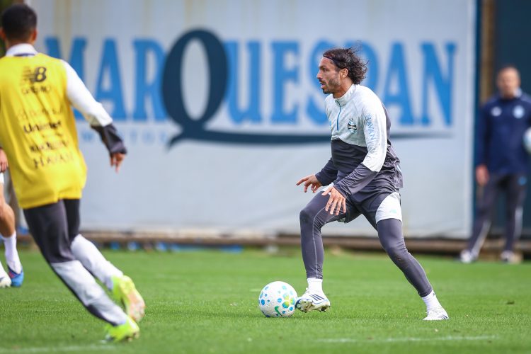 RS - FUTEBOL/ TREINO GREMIO 2026 - ESPORTES - Jogadores do Gremio realizam treino técnico durante a manha desta terca-feira, no CT Luiz Carvalho, na preparação para partida valida pelo Campeonato Brasileiro 2026. FOTO: LUCAS UEBEL/GREMIO FBPA