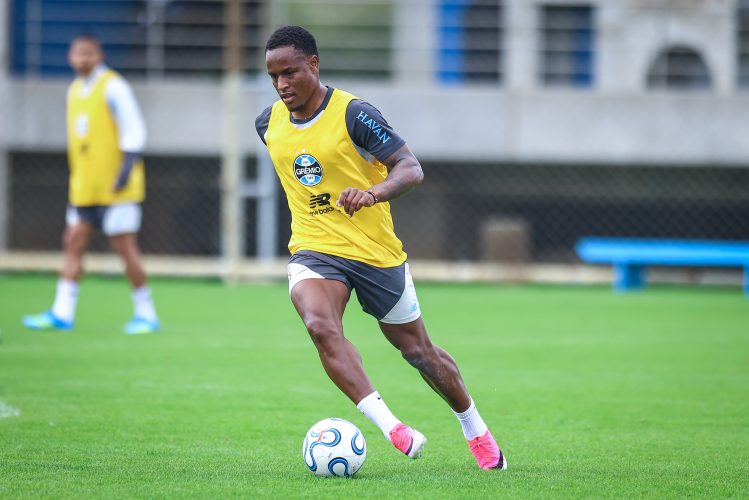 RS - FUTEBOL/ TREINO GREMIO 2026 - ESPORTES - Jogadores do Gremio realizam treino técnico durante a manha desta segunda-feira, no CT Luiz Carvalho, na preparação para partida valida pela Copa Sul Americana 2026. FOTO: LUCAS UEBEL/GREMIO FBPA