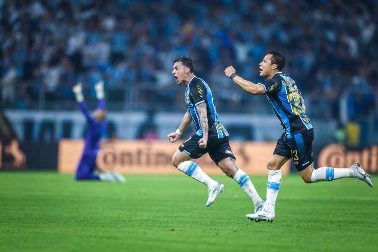RS - FUTEBOL/COPA DO BRASIL 2026 /GREMIO X MIRASSOL - ESPORTES - Lance da partida entre Gremio e Mirassol disputada na noite desta quarta-feira, na Arena do Gremio, em valida pela Copa do Brasil 2026. FOTO: LUCAS UEBEL/GREMIO FBPA