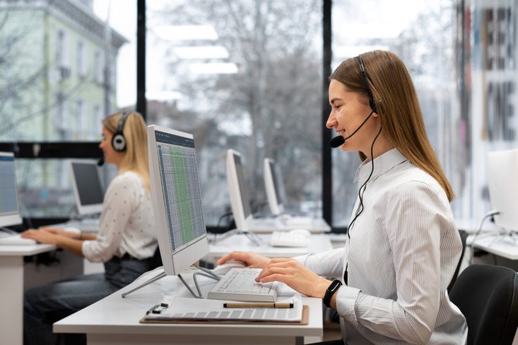 Canais digitais avançam, mas voz permanece relevante